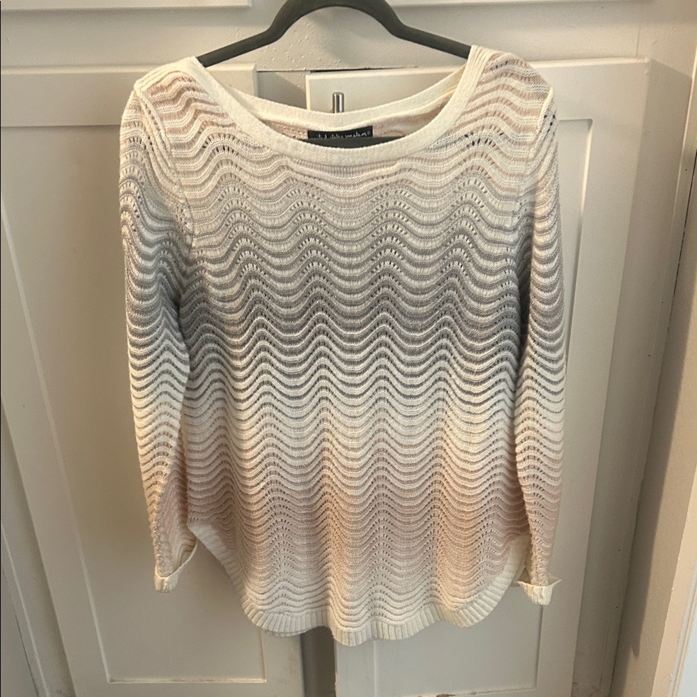 United States Sweaters Cream and Gray Wave Pattern Sweater